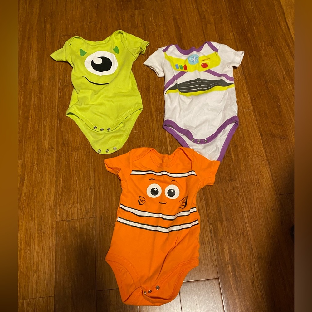 Toy Story onesie size 6/9 months